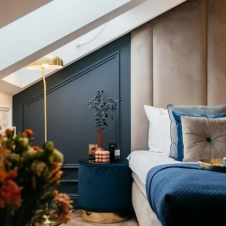 Palace 4*