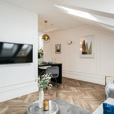 Palace 4*