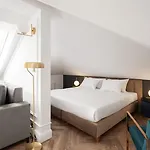 Palace 4*